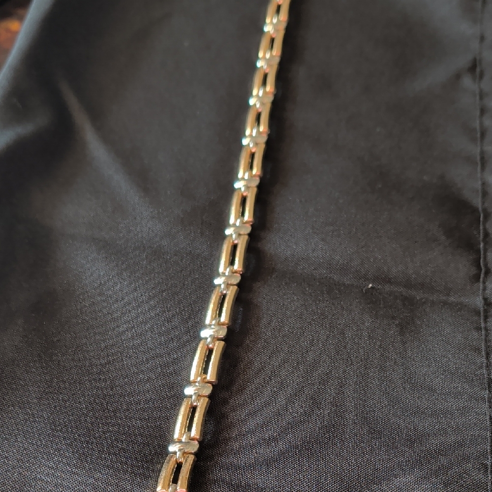 Elegant Gold Chain Necklace